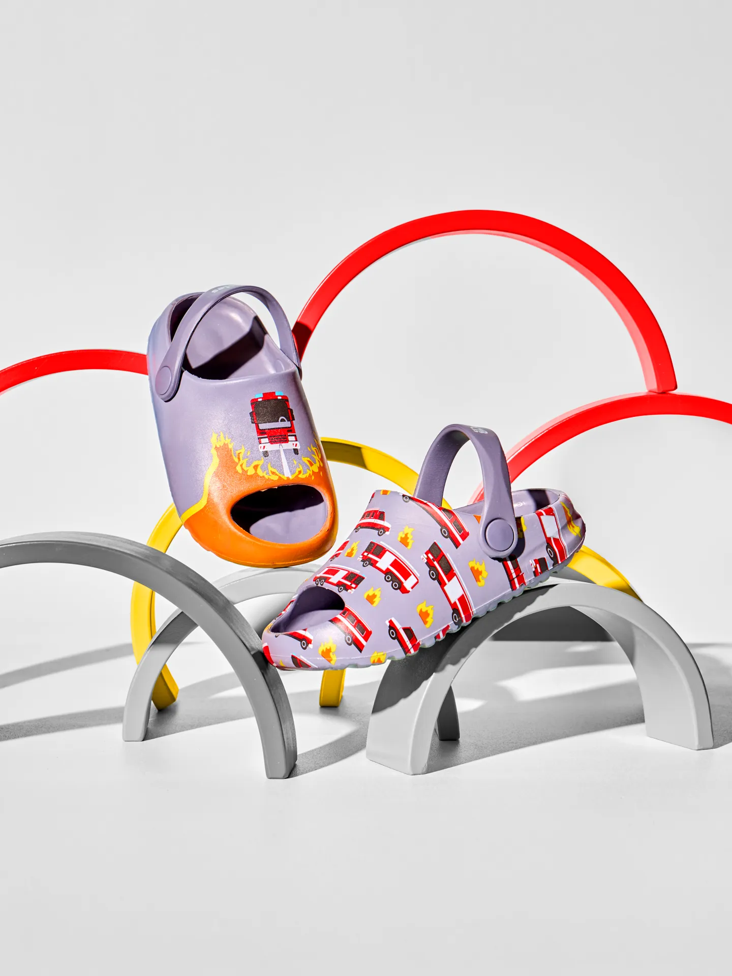 Lustige chunky Baby-Clog-Sandalen Feuerwehrleute in Aktion - Image 3