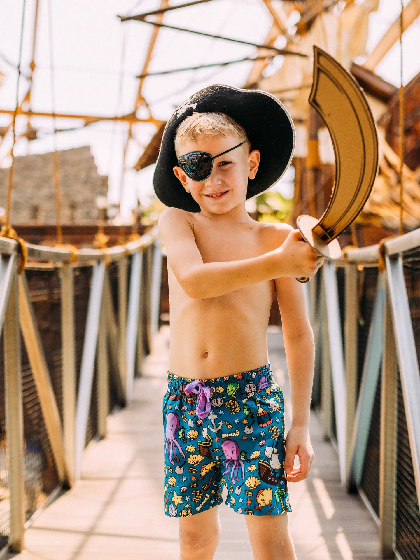 Lustige Badeshorts für Jungen Piratenleben - Image 3