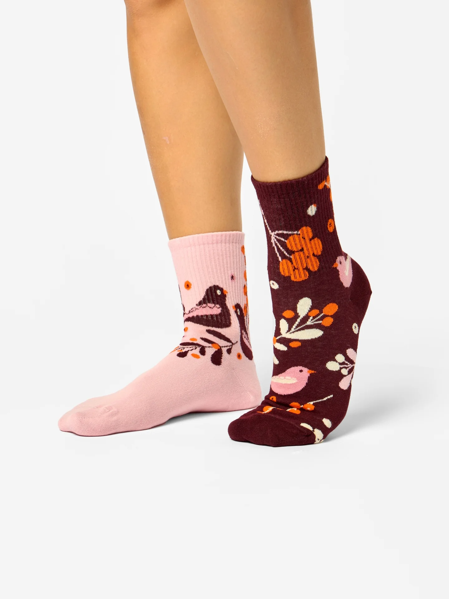 Lustige Crewsocken Vögel und Beeren - Image 3