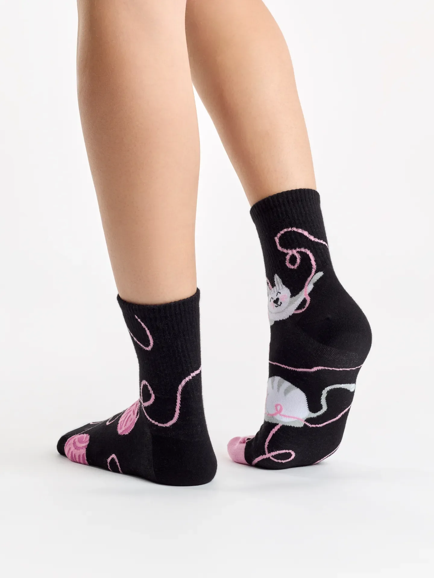 Lustige Crewsocken Katze und Ball - Image 3