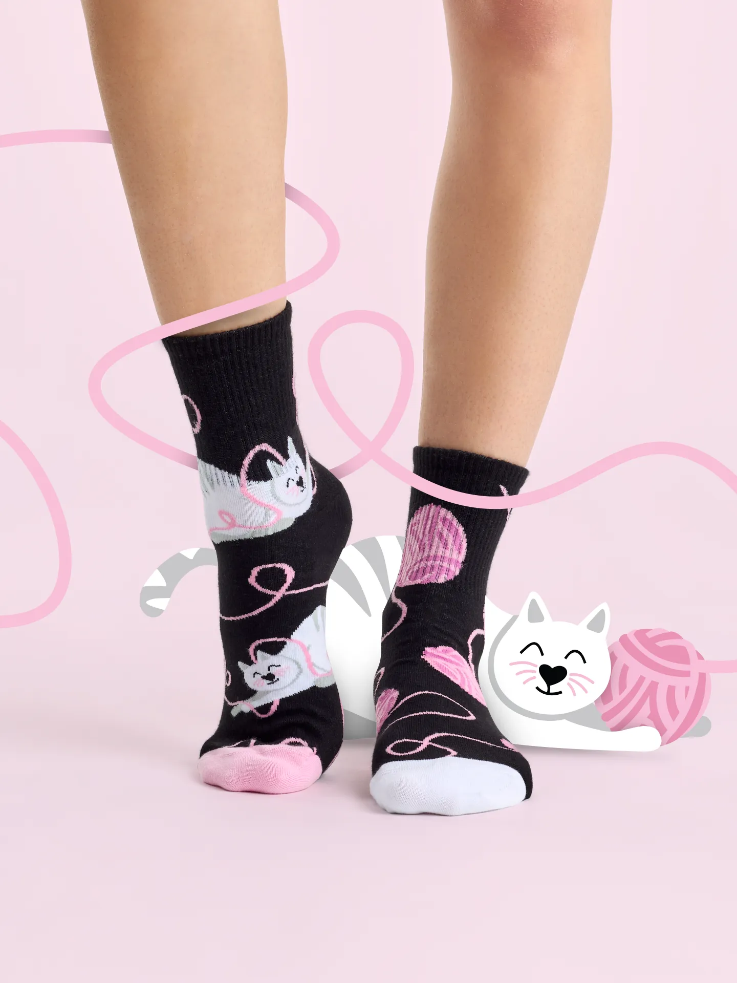 Lustige Crewsocken Katze und Ball - Image 5