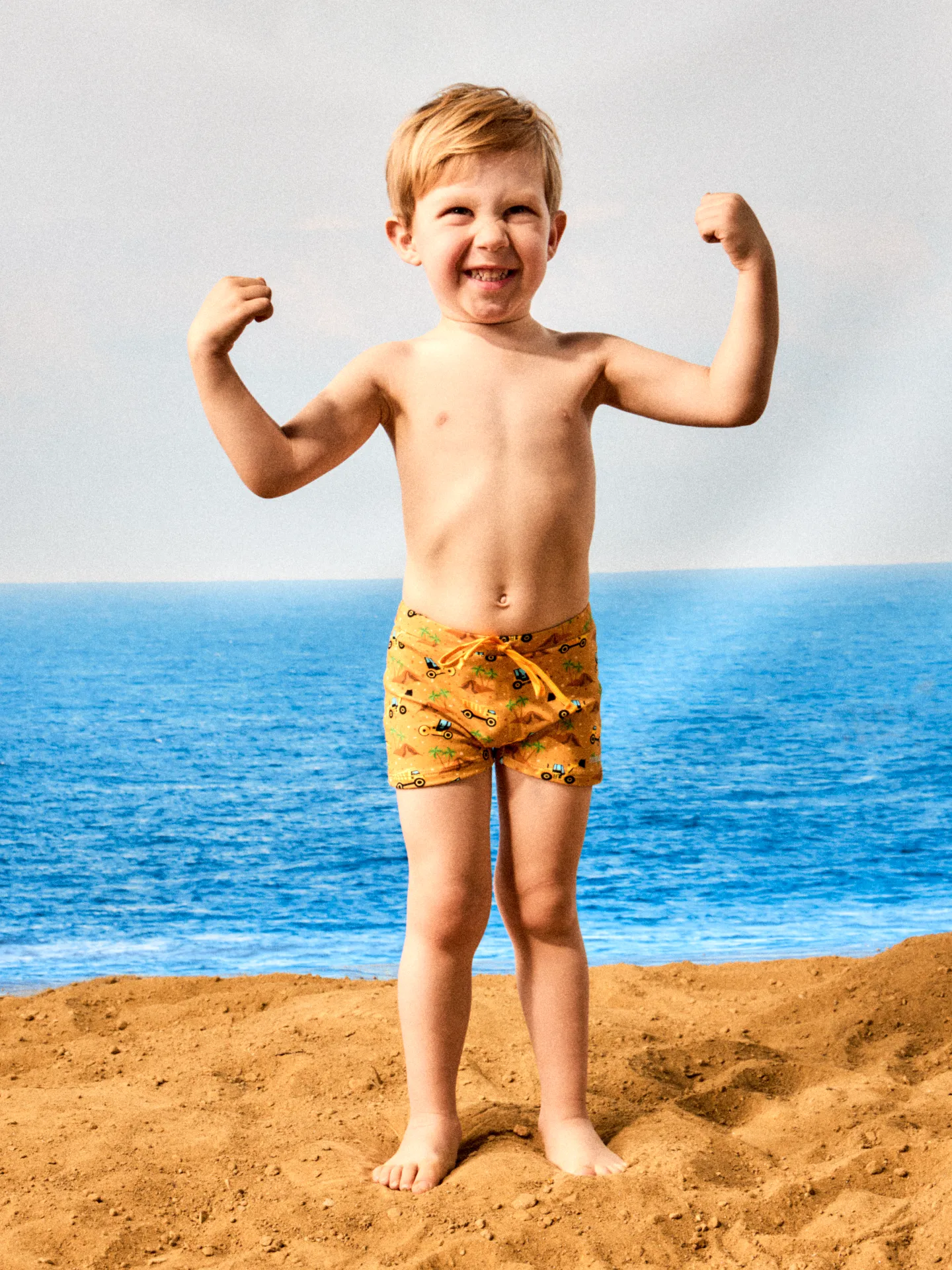 Lustige elastische Badeshorts für Kinder Bagger am Strand - Image 3