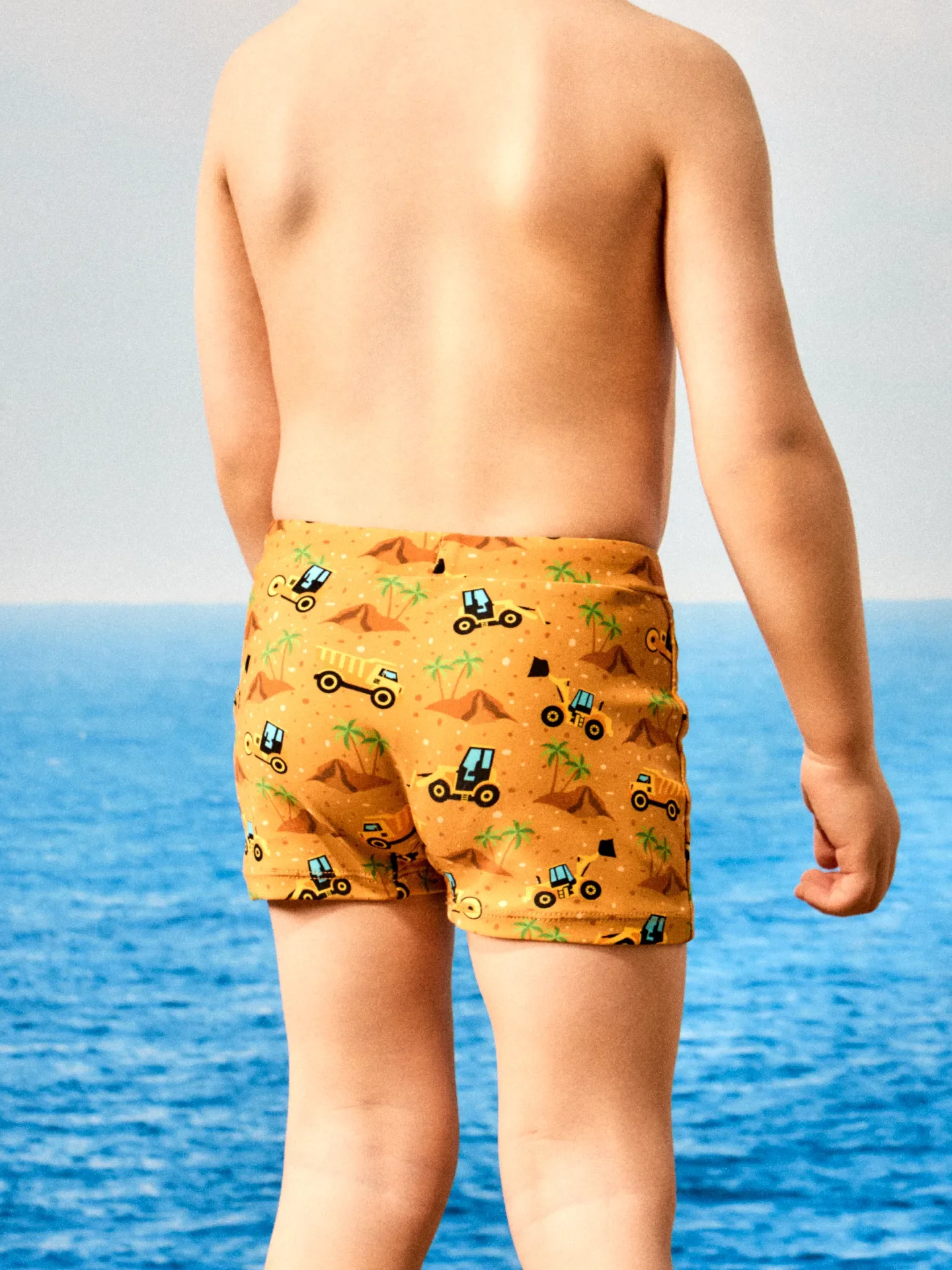 Lustige elastische Badeshorts für Kinder Bagger am Strand - Image 5