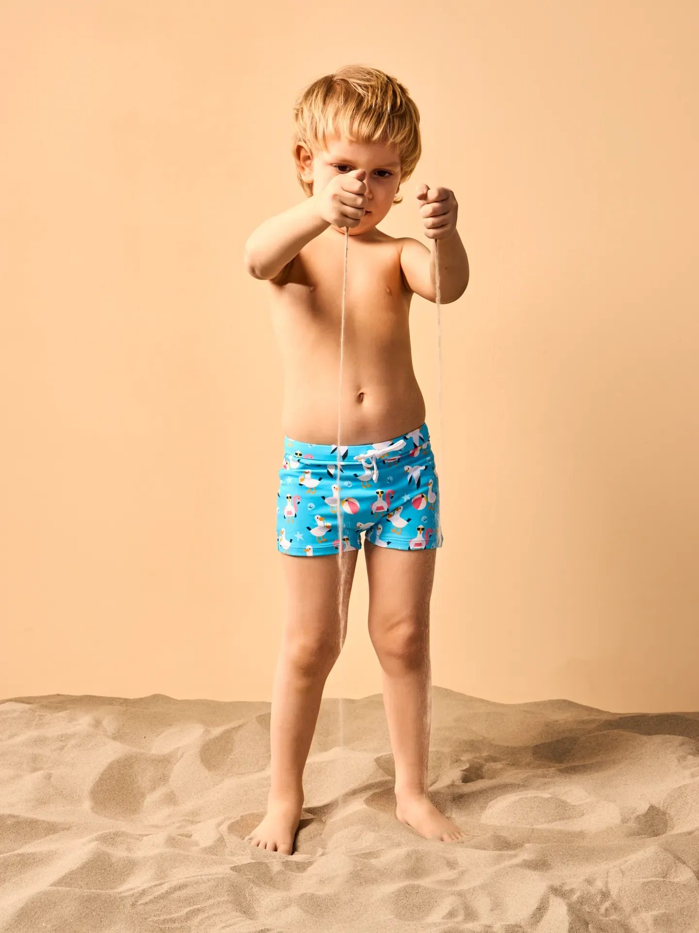 Lustige elastische Badeshorts für Kinder Möwe im Urlaub - Image 2