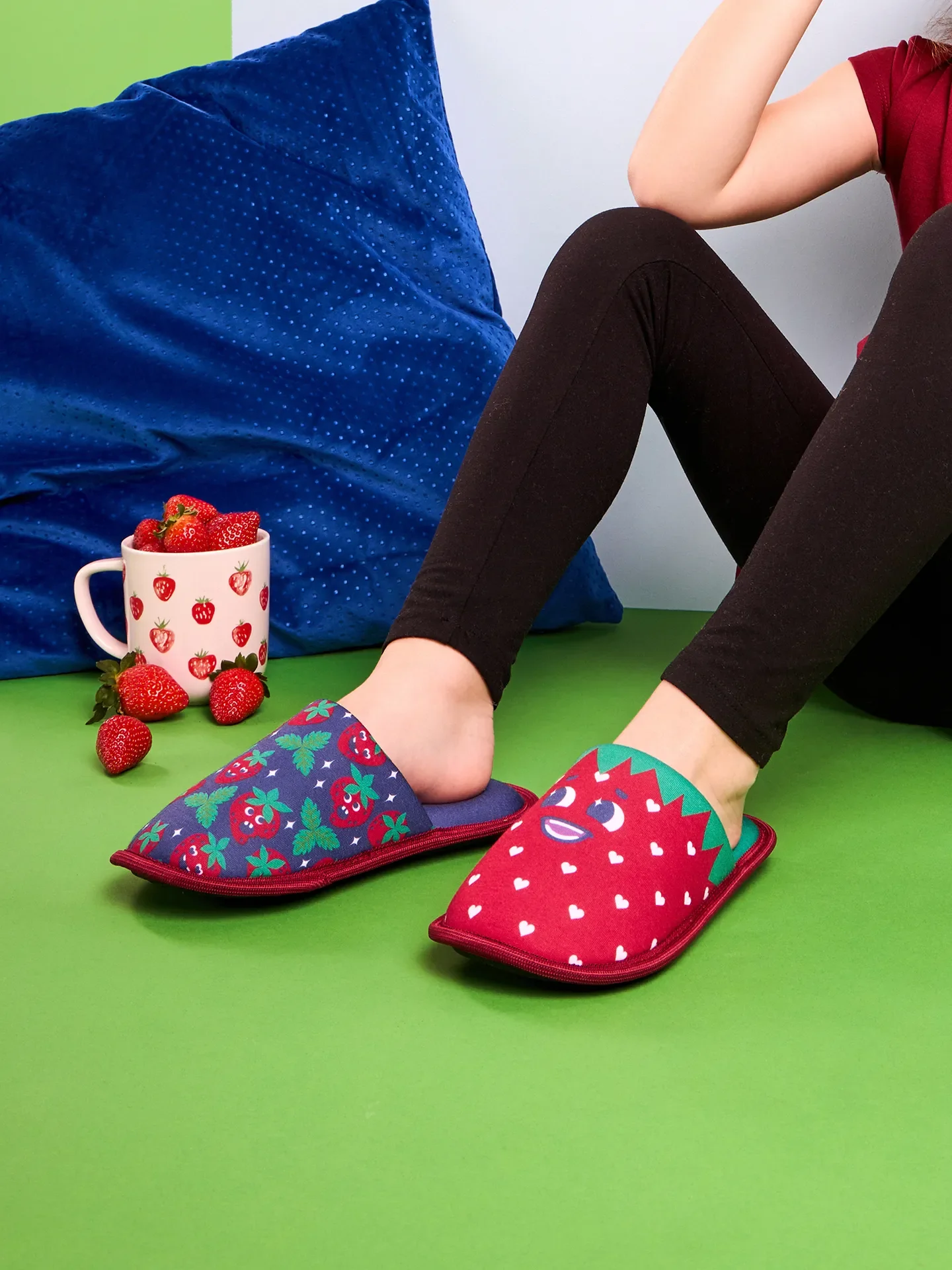 Lustige Hausschuhe für Kinder Glückliche Erdbeeren - Image 5