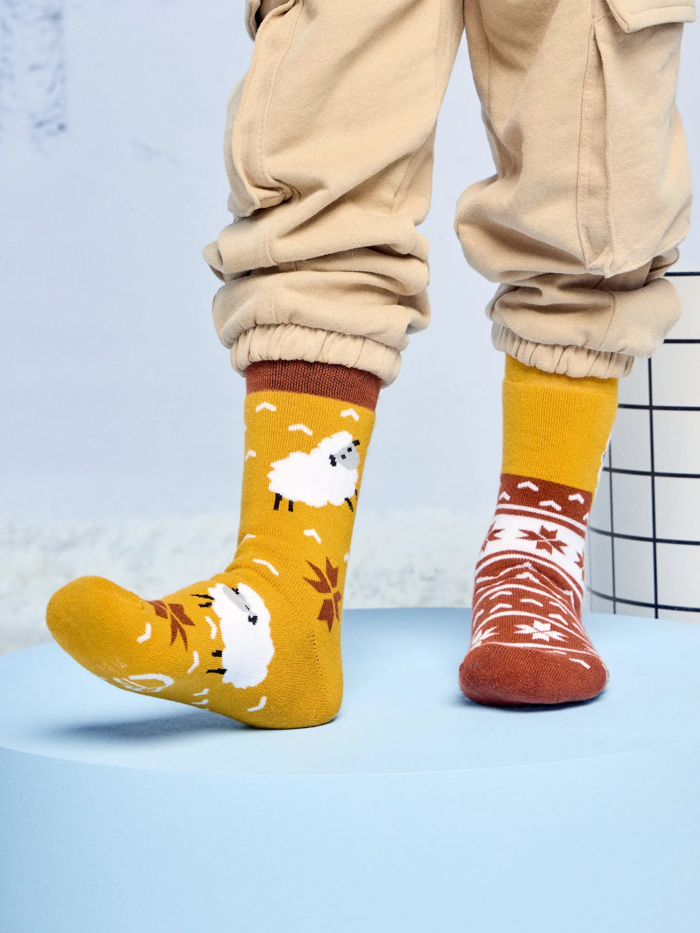Lustige warme Socken für Kinder Schaf im Pullover - Image 4
