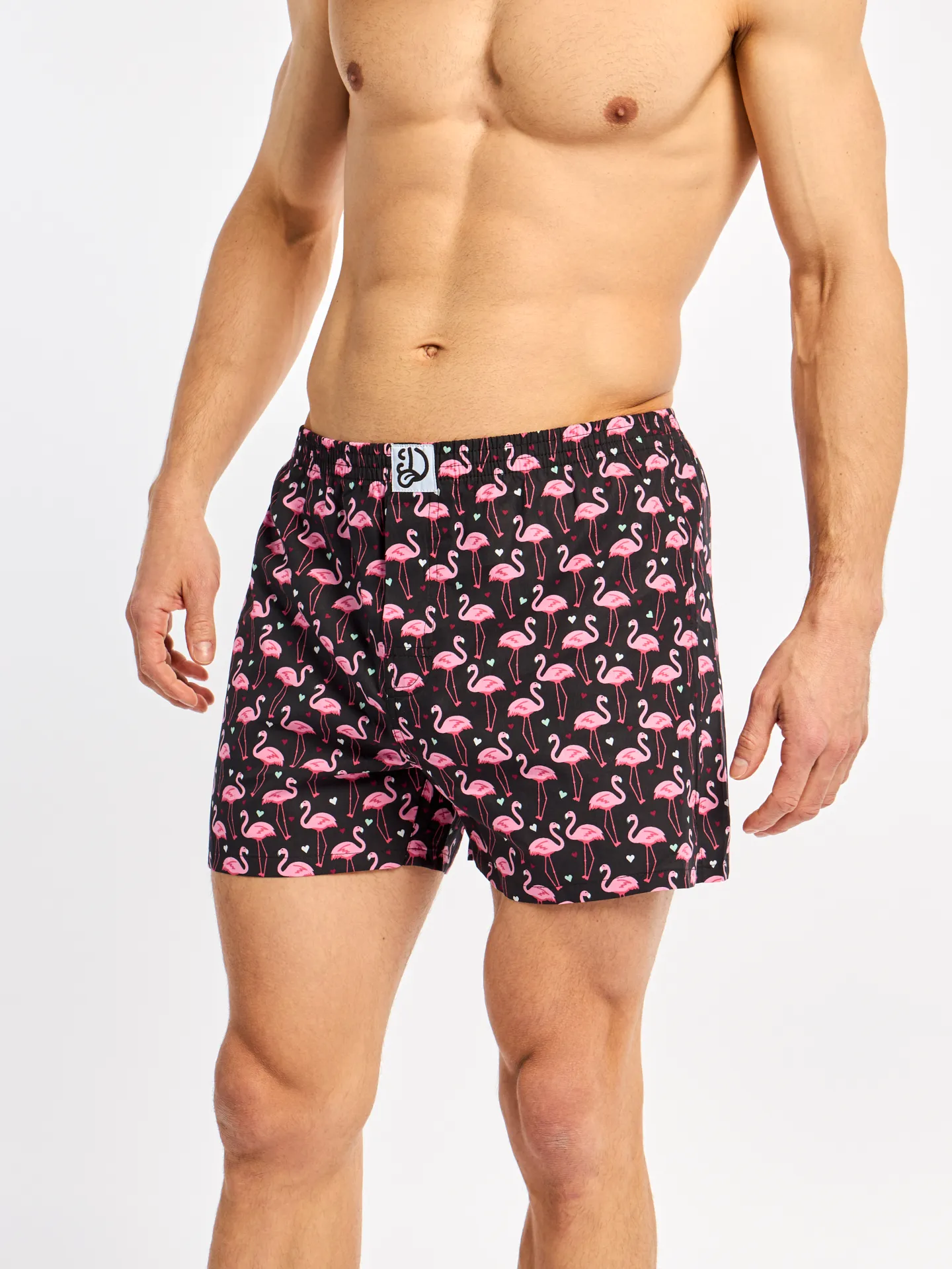Lustige Shorts für Männer Flamingos und Herzen - Image 3