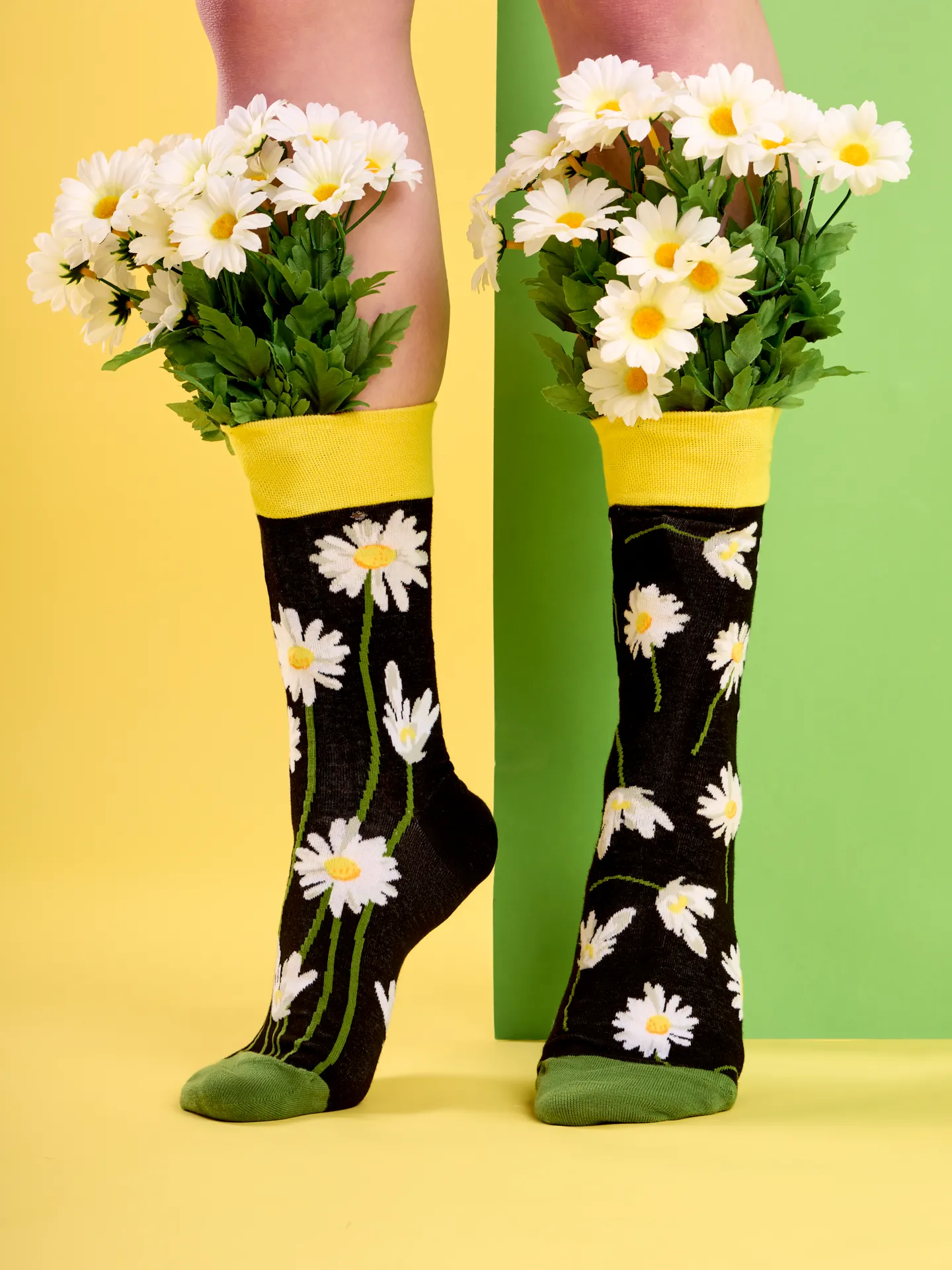 Lustige Socken Gänseblümchen in der Nacht - Image 4