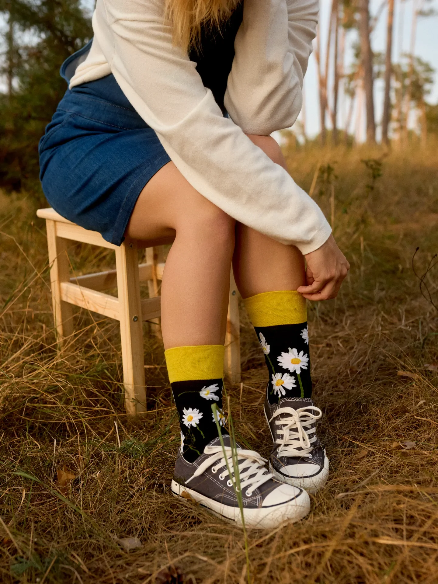 Lustige Socken Gänseblümchen in der Nacht - Image 5
