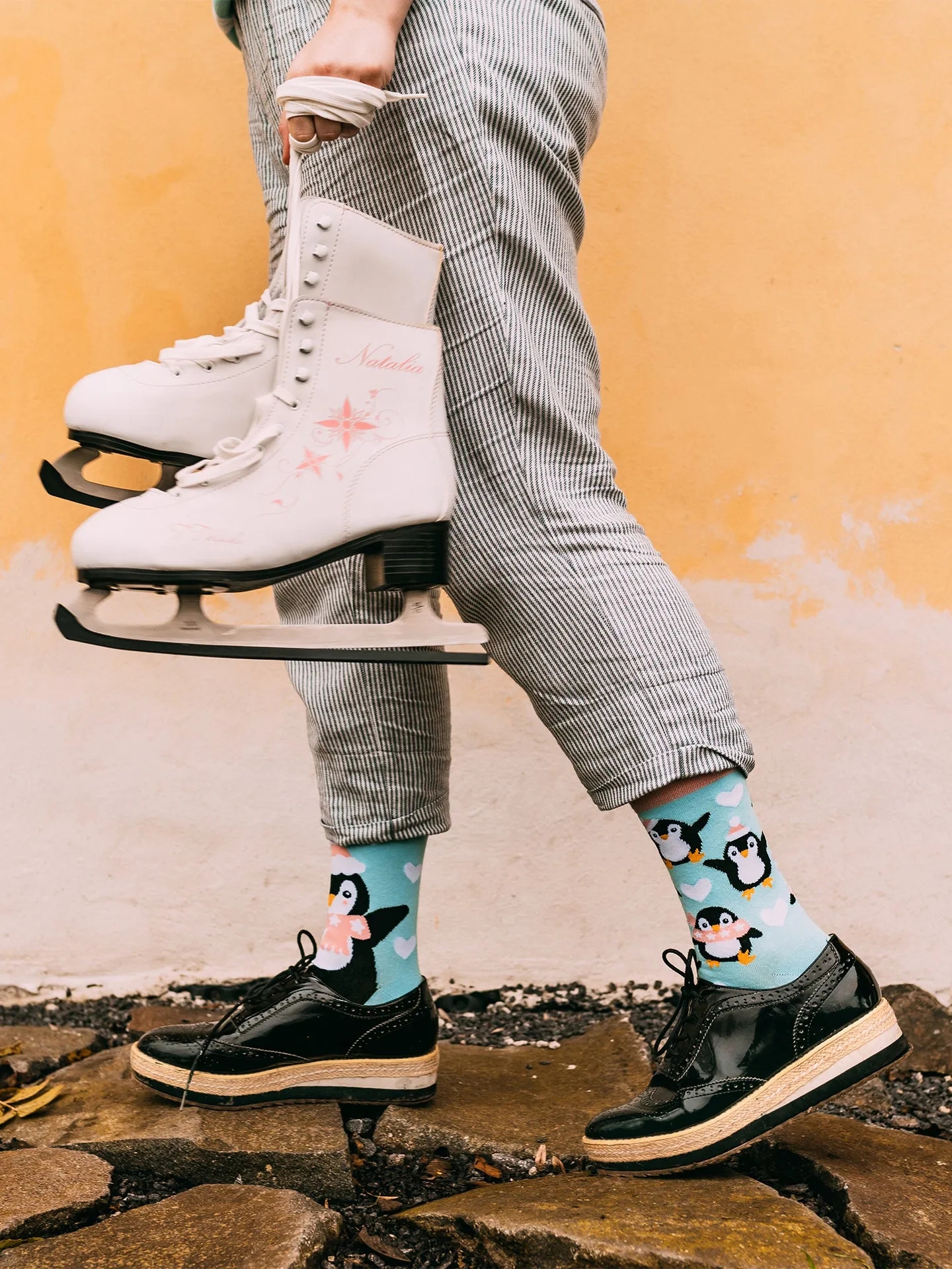 Lustige Socken Eislaufender Pinguin - Image 6