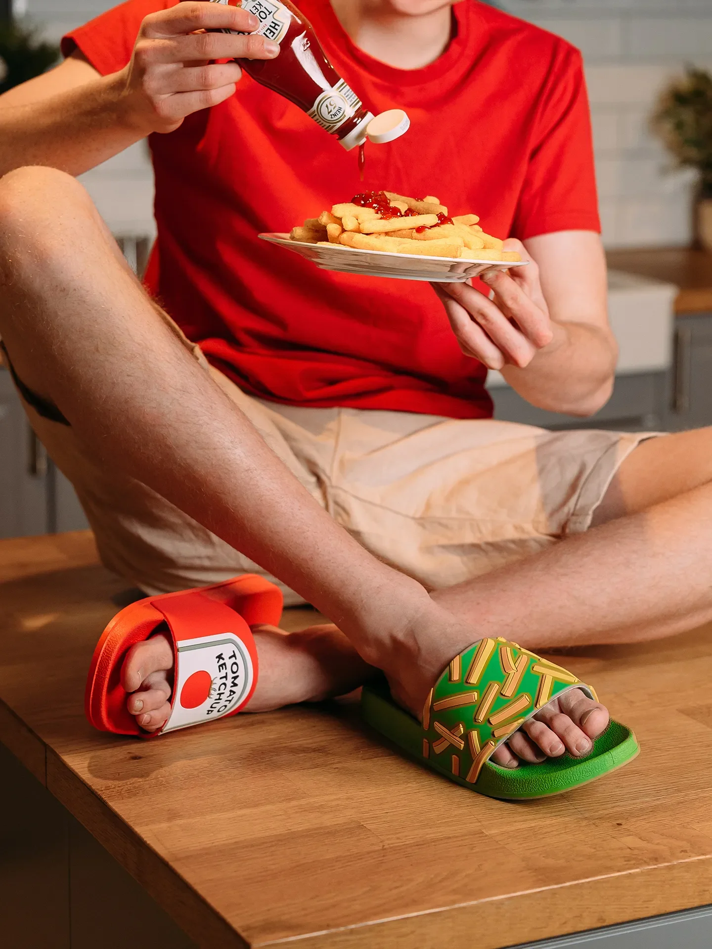Lustige Pantoletten Pommes mit Ketchup - Image 4