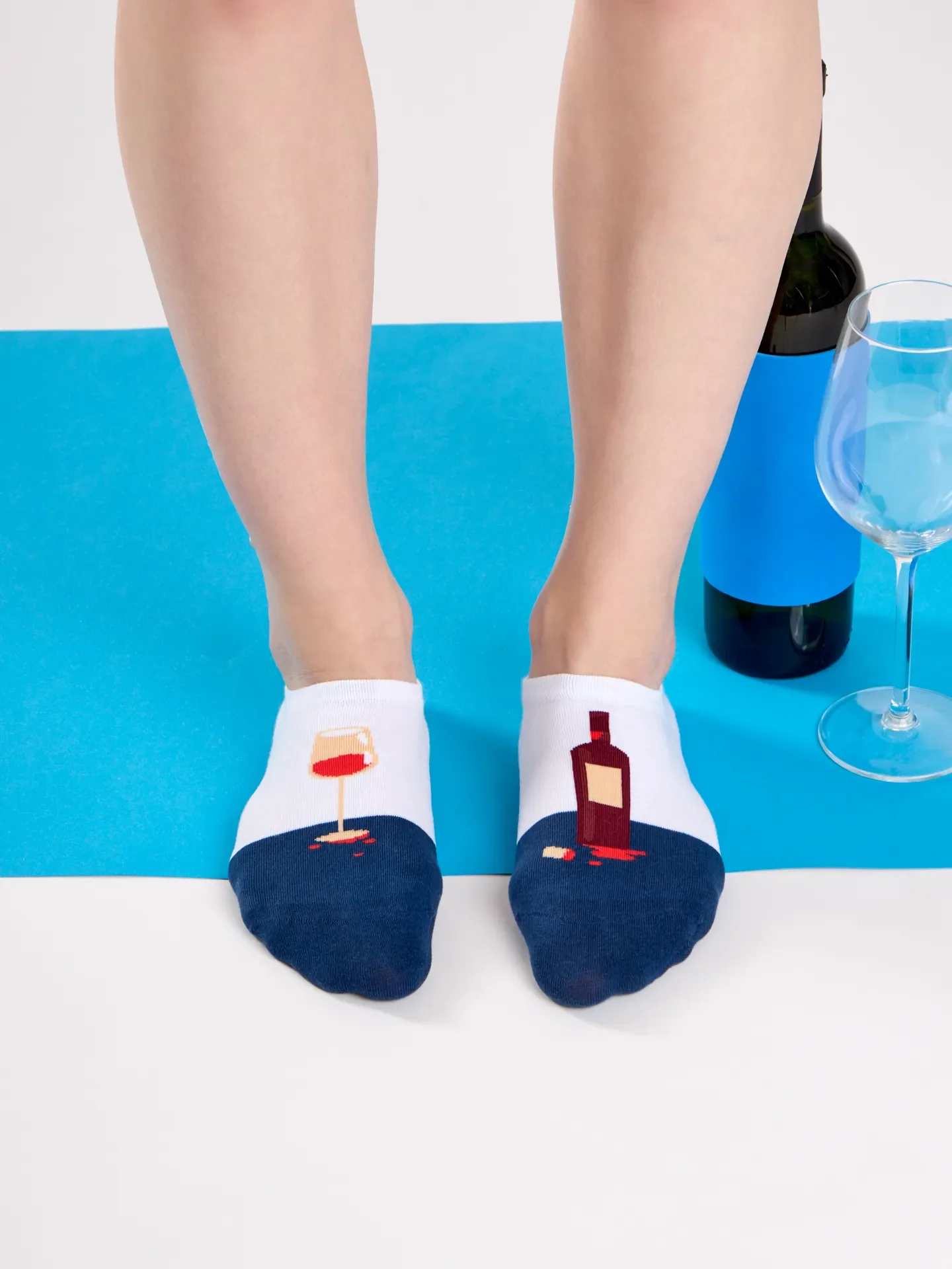 Lustige Sneakersocken Flasche Wein - Image 4