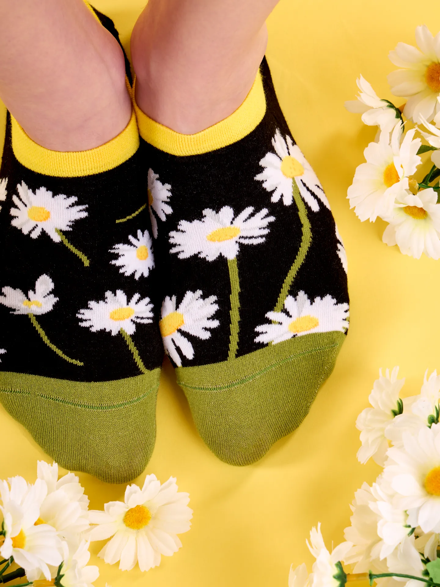 Lustige Sneakersocken Gänseblümchen in der Nacht - Image 2