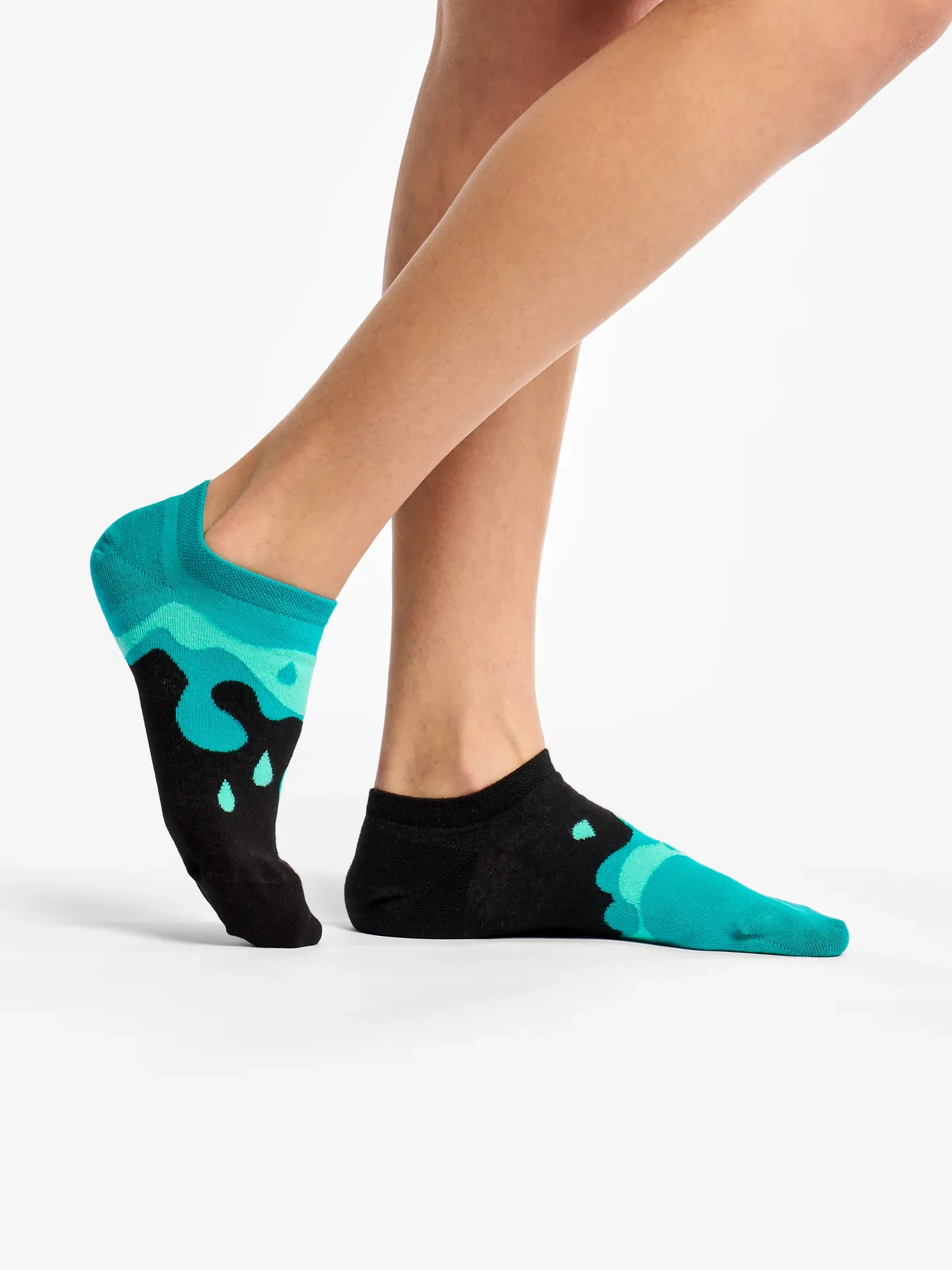 Lustige Sneakersocken Türkisfarbene Tropfen - Image 2