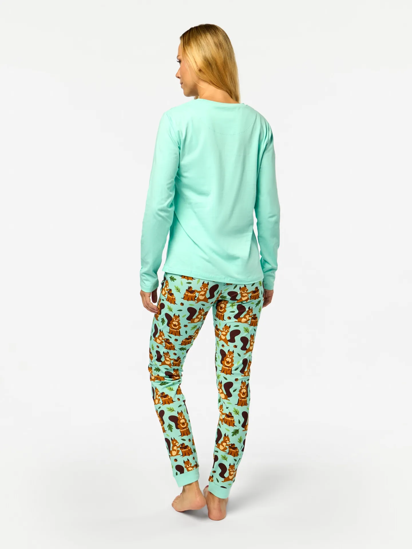Lustiger Pyjama für Frauen Eichhörnchen im Wald - Image 5